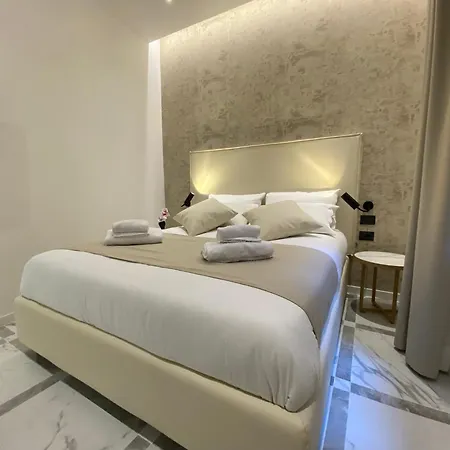 Croce 4* Rome